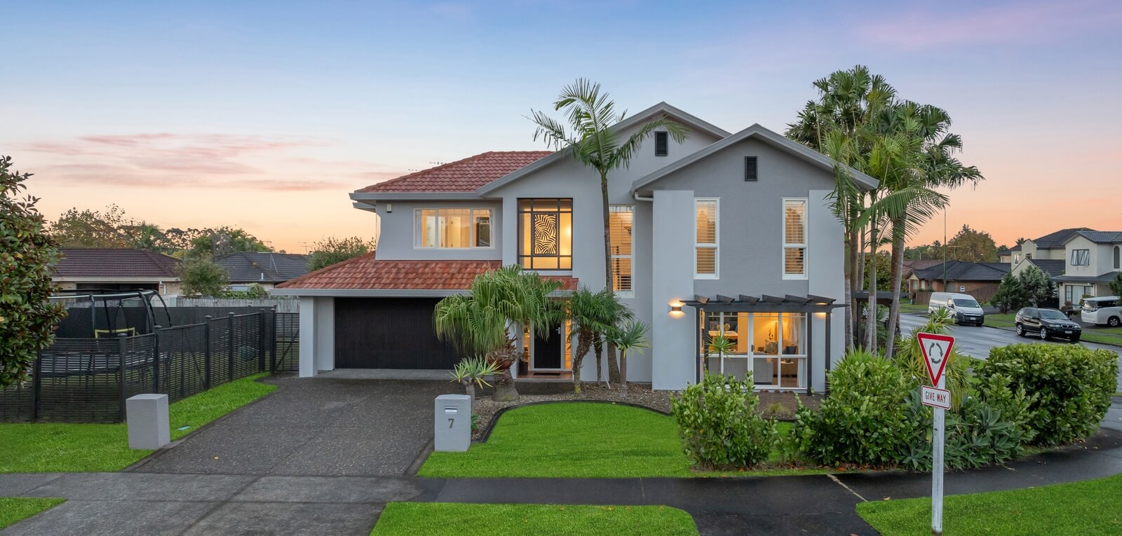 7 Redcastle Drive, Botany Downs – Sold by Eric Wu Team Eric Wu Ray White